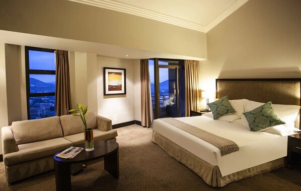 Unit with 1 King size bed