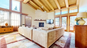 Indoors,Home Decor,Floor,Flooring,Furniture