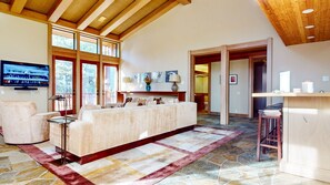 Floor, Flooring, Indoors, Furniture, Living Room