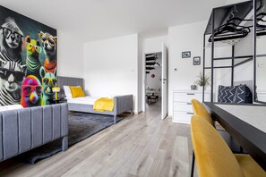 Room 1 (3)