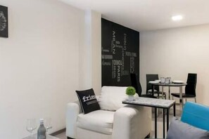 Living Room (2)