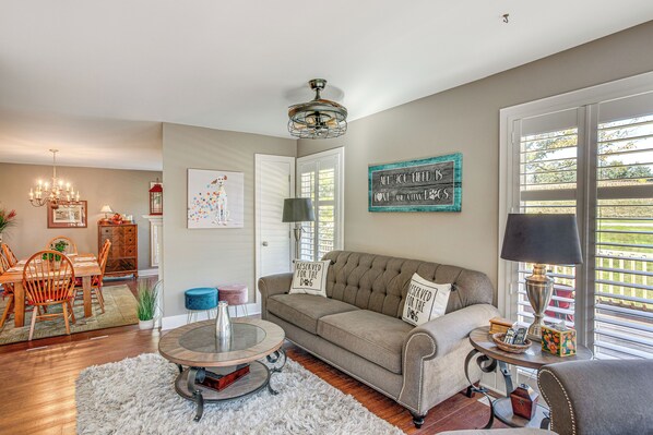 Lucas Vacation Rental | 3BR | 2.5BA | 3,009 Sq Ft | Stairs Required