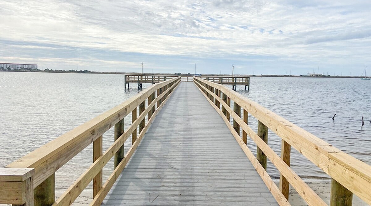 Leisure walk to the Pier to fish, catch crab, or swim