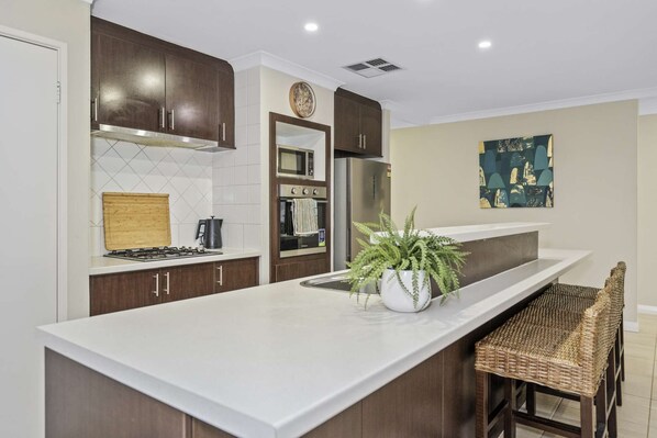 Kitchen side