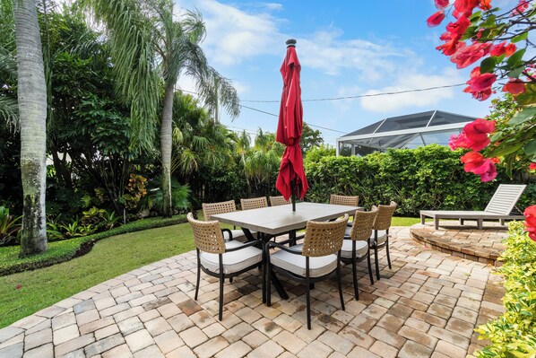 Outdoor dining