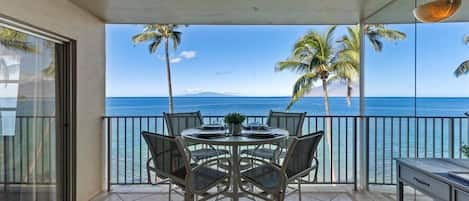 Spectacular ocean views on the covered lanai