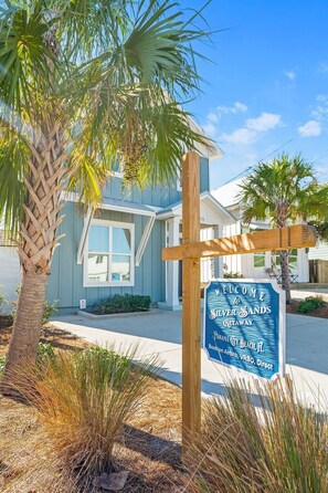 Welcome to Silver Sands Getaway in beautiful Panama City Beach, Florida!