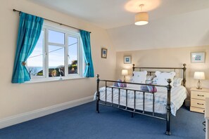 Sea Views, Parking, Enclosed Garden, Dog Friendly