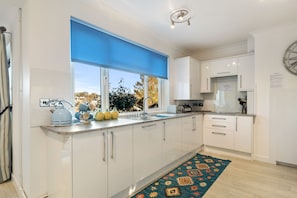 Sea Views, Parking, Enclosed Garden, Dog Friendly