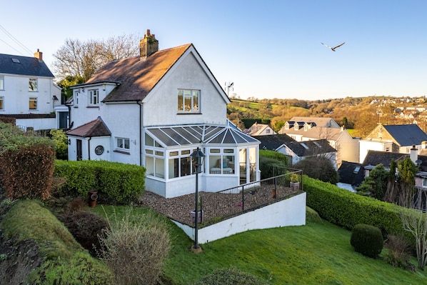 Sea Views, Parking, Enclosed Garden, Dog Friendly