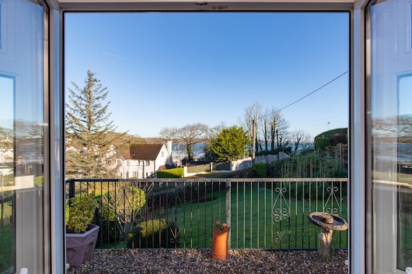 Sea Views, Parking, Enclosed Garden, Dog Friendly