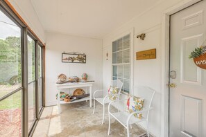 Screened-In Porch | Hunting Nearby | Rural View