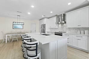 CD502 Kitchen Alt