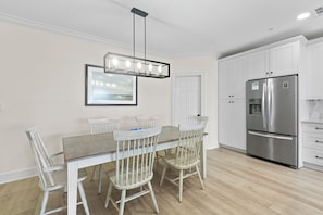 CD502 Dining Room