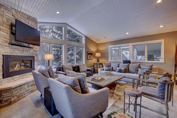 Spacious Family Living Room connected with Kitchen & Dinning Room