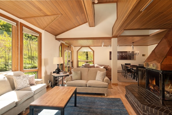 Indoors, Architecture, Furniture, Living Room, Room