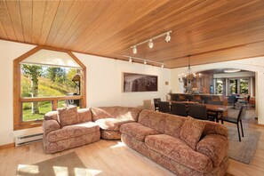 Indoors, Furniture, Living Room, Room, Hardwood
