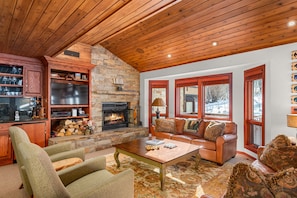 Indoors,Furniture,Living Room,Fireplace,Home Decor