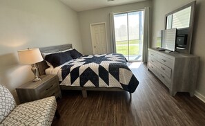 Queen Bedroom
