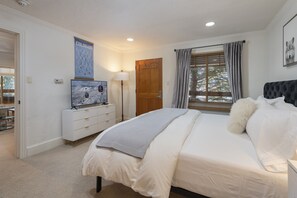 Spacious and comfortable King sized bed with private entrance & ensuite bathroom