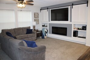 Living Room (2)
