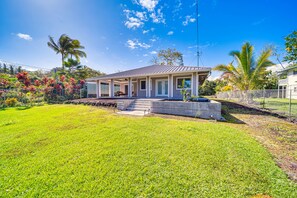 House Exterior | Driveway (2 Vehicles)