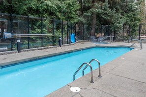 Common Area Pool & Hot Tub