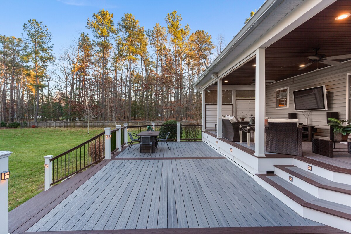 6BR 4Bath Haven with Gorgeous Yard