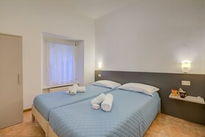 Twin bedroom