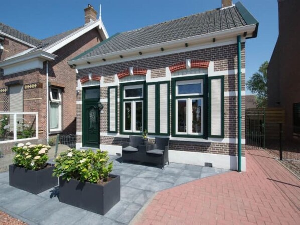 Holiday Home Exterior [summer]