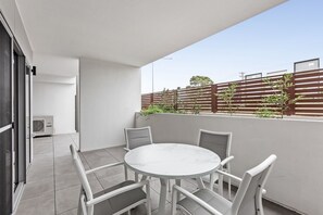 Courtyard with Dining