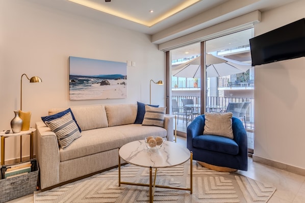 Condo - Image 2
