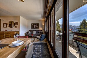 Living-dining room