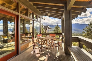 Deck | Gas Grill