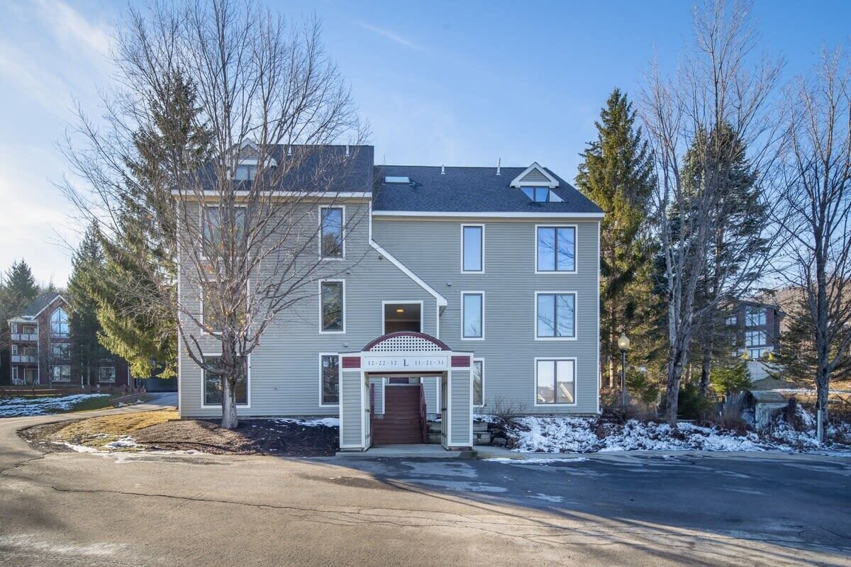 Seasons Lodge | Trailside Condo w/ Fireplace!