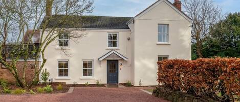 External, Deer Park Farmhouse, Bolthole Retreats