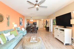 Palms 1513- Living Area