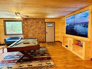 Lots of sun light is guaranteed in this room.