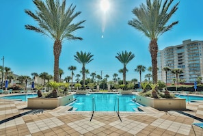 Harbor landing pool