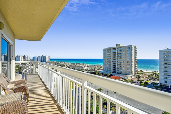 Harbor Landing 601B balcony
