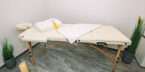 Massage bed