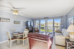 Living room/Dining Area