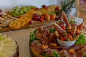 Alimentos y bebidas