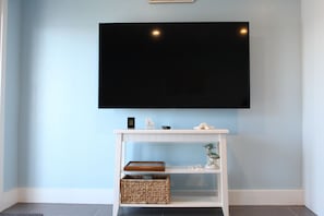 Dolphin Living TV
