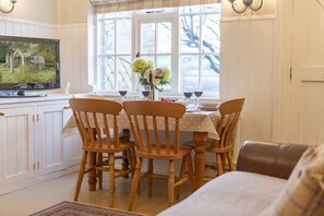 Acorn Cottage, Beamsley, near Bolton Abbey: Enjoy dinner with views from the front of the cottage