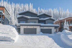 Beautiful Brand New Duplex on the Ridge 