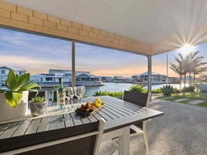 The perfect spot in Mariner's Cove with panoramic view.