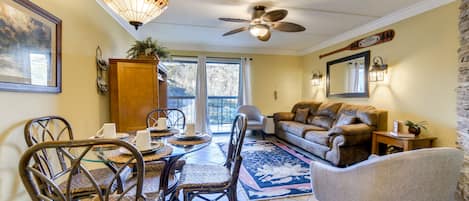 Gatlinburg Vacation Rental | 1BR | 1BA | 555 Sq Ft | Step-Free Access