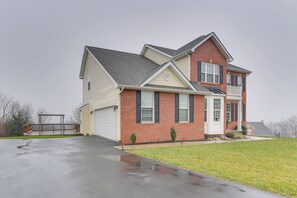 Apartment Exterior | Homeowner On-Site (Upper Main House)