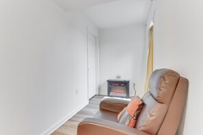 Seating Area | Electric Fireplace